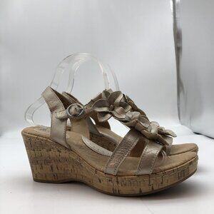 Bjorndal Liora Cork Wedge Floral Ankle Strap Sandals Metallic Taupe Size 7.5